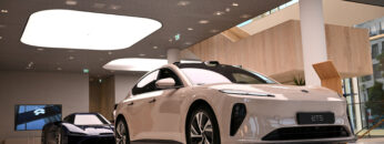 FILE PHOTO: EXCLUSIVE-China’s Nio considers tapping dealers to boost EV sales in Europe – sources